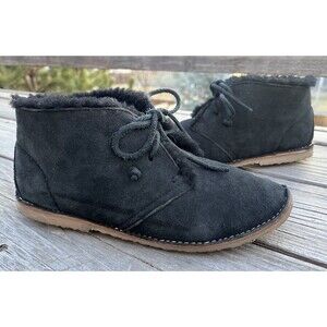 Beek Penguin Women's 7 Shearling Lined Black Suede Chukka Boots